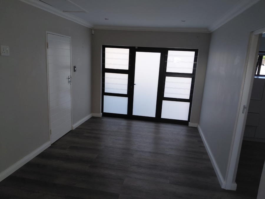 To Let 1 Bedroom Property for Rent in Protea Heights Western Cape